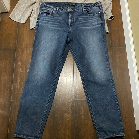 Silver Jeans - Picture 2 of 4